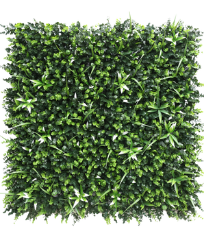 Artificiell Hedge Bonfire 100x100 cm UV är en fyrkantig panel av tätt, konstgjordt grönt bladverk med olika små bladväxter och taggiga, brokiga blad mot en vanlig vit bakgrund.
