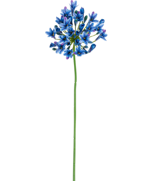 Den konstgjorda blomman Agapanthus 77 cm blå har en lång grön stjälk med ett gäng levande blå och lila blommor på en vanlig vit bakgrund.