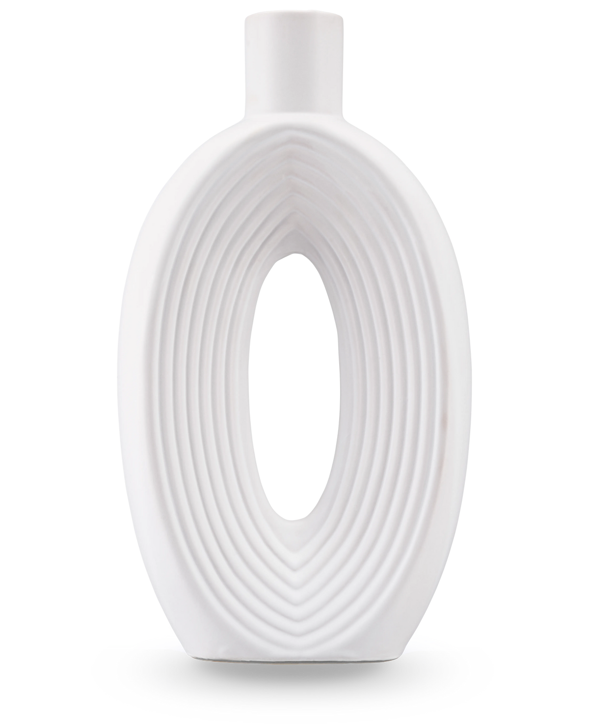 Vasen Soft Bloom 27 cm off-white är en modern keramisk vas med en oval form, koncentriska ribbor, en ihålig mitt, slät finish och en liten cylindrisk hals - perfekt för att visa konstgjorda sidenblommor.
