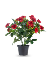En artificiell växtterrassros 35 cm i rött/svart har livfulla röda konstgjorda rosor med frodiga gröna blad i en svart kruka, mot en vanlig vit bakgrund.