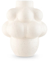 Vasen Stemlight 21 cm beige är en keramisk vas med en matt finish och en unik rund form i beige, perfekt för en minimalistisk inredning.