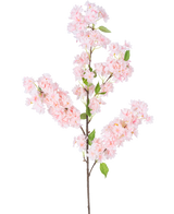 Den konstgjorda körsbärsblomman 100 cm rosa har en lång brun stjälk, klasar av ljusrosa körsbärsblommor och gröna blad mot en vit bakgrund.