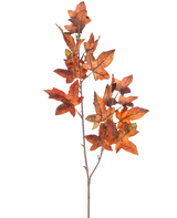 En gren av Artifical Branch Oak Leaf 90 cm röd har flera eklöv i röda toner som frammanar hösten mot en vanlig vit bakgrund.