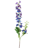 En enda hög artificiell blomma Delphinium som mäter 79 cm med en lila stjälk, med små, livfulla lila och blå blommor och gröna blad mot en vanlig vit bakgrund.