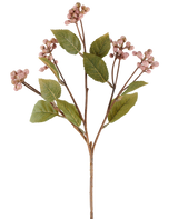 En enda lila artificiell blomma vildbärsstam, 53 cm hög, med flera grenar som bär klasar av små, runda lila bär och flera ovala gröna blad mot en vit bakgrund.