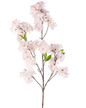 Artificiell blomma Cherry Blossom 119 cm rouge har en enda körsbärsblomsgren med klasar av ljusrosa blommor och några gröna blad mot en vit bakgrund.