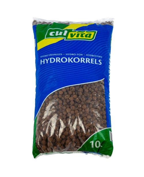 En 10-liters påse med Hydro-granulat med en blå och grön förpackning har ett genomskinligt fönster på framsidan som visar de bruna lergranulerna inuti.