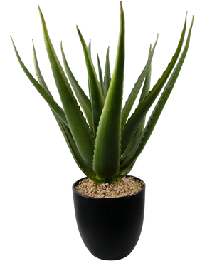 En närbild av den konstgjorda växten Aloe Vera 45 cm visar tjocka, gröna, taggiga blad i en svart kruka fylld med små ljusbruna småstenar.