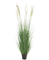 Konstgräsväxtvete 180 cm brandskyddsmedel har långa, smala gröna blad och tre spikformade fröhuvuden i en liten svart kruka - perfekt för en lyxig trädgård, helt underhållsfri och brandhämmande. Visas mot en vanlig vit bakgrund.
