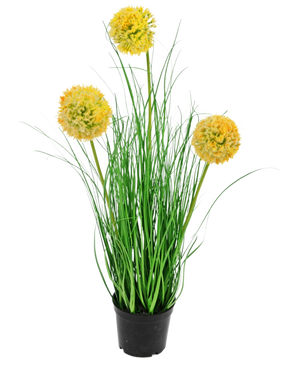 Konstgräsplantan Lök 50 cm brandskyddsmedel har långa, tunna gröna blad och tre runda gula fluffiga blommor på höga stjälkar, som tillför grön trädgårdscharm mot en vanlig vit bakgrund.
