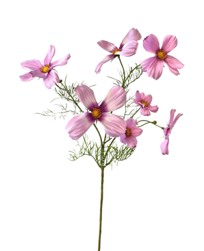 Den konstgjorda blomsterkosmos 74 cm rosa har en enda stjälk med flera ljusrosa kosmosblommor och ömtåliga gröna blad, vackert uppsatt mot en vit bakgrund.