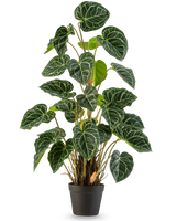 En konstgjord växt Anthurium 90 cm grön med frodiga, hjärtformade gröna blad och slående vita ådror, mot en vanlig vit bakgrund.