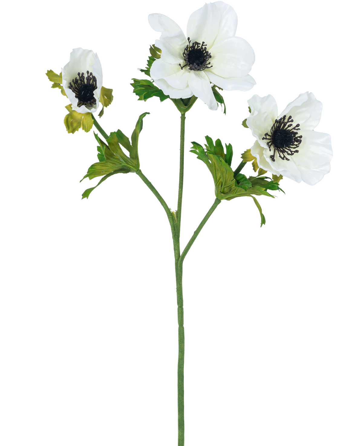 Den konstgjorda blomsteranemonen grenad 56 cm vit har en enda grön stjälk med tre vita anemonblommor, var och en med ett mörkt hjärta och fina svarta ståndare, plus gröna blad, allt mot en vanlig vit bakgrund.
