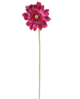En enda konstgjord blomma mini-gerbera på 47 cm i mörkrosa med skiktade kronblad och ett grönt hjärta på en lång, smal grön stjälk, isolerad mot en vit bakgrund.
