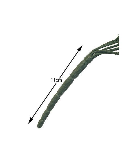 En närbild av den konstgjorda hängande växten Aloe Vera stjälk med en strukturerad yta, visad med en diagonal svart pil som indikerar längden 102 cm mot en vit bakgrund.