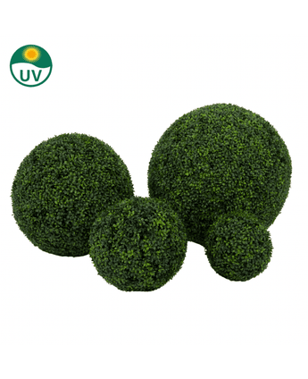 De Kunstplant Buxus romeinse stijl UV D40cm is afgebeeld op een witte achtergrond. Een cirkelvormig UV-icoon met een zon benadrukt de UV-bestendigheid, wat zorgt voor langdurig groen.