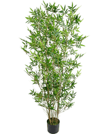 De Kunstplant Bamboe Deluxe 150 cm is een hoge bamboeplant in pot met slanke groene bladeren en meerdere dunne stengels, gefotografeerd tegen een effen witte achtergrond.