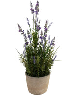 De Kunstplant Lavendel 51 cm in sierpot heeft lange groene stelen en kleine paarse bloemen in een lichtgekleurde pot, tegen een witte achtergrond.