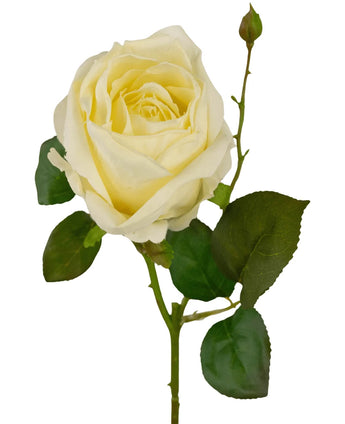 Artificiell Rose Deluxe 45 cm vit har en krämfärgad ros med gröna blad och en liten knopp på en lång stjälk, mot en vanlig vit bakgrund.
