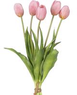 Een Kunsttulpenboeket Real Touch Roze 40 cm heeft vijf roze kunsttulpen met groene bladeren, aan de stelen gebonden met touw, afgebeeld op een witte achtergrond.