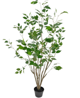 Den konstgjorda växten Ficus 120 cm är en hög konstgjord växt i en kruka med flera smala bruna stjälkar och gröna blad, i en kompakt svart kruka mot en vanlig vit bakgrund.