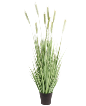 Konstgräsväxten Grön 150 cm brandskyddsmedel har höga, smala gröna blad och veteliknande stjälkar, som ger ett naturligt utseende inomhus. Denna konstgräsplanta står mot en vanlig vit bakgrund.