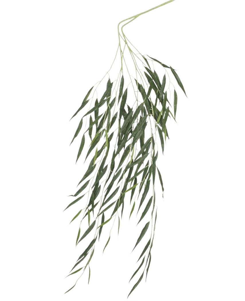 Brandskyddsmedlet Artificiell Blad Weeping Willow 134 cm har långa, smala gröna blad som hänger ner mot en vanlig vit bakgrund och är behandlad med en brandskyddande beläggning för extra säkerhet.