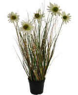 Konstgräskrysantemumlökkrukan 60 cm brandskyddsmedel har långa, tunna gröna och bruna blad med flera höga stjälkar toppade med vita tusensköna-liknande blommor med ett gult hjärta.