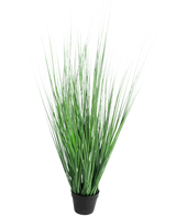 Konstgräsplantan Lök 130 cm brandskyddsmedel är en prydnadsgräsväxt i kruka med långa, smala gröna blad, mot en vanlig vit bakgrund.