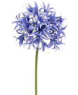 En konstgjord blomma Nerine 70 cm lila med många små stjärnformade lila blommor i en sfärisk klase på en lång grön stjälk, mot en vanlig vit bakgrund.